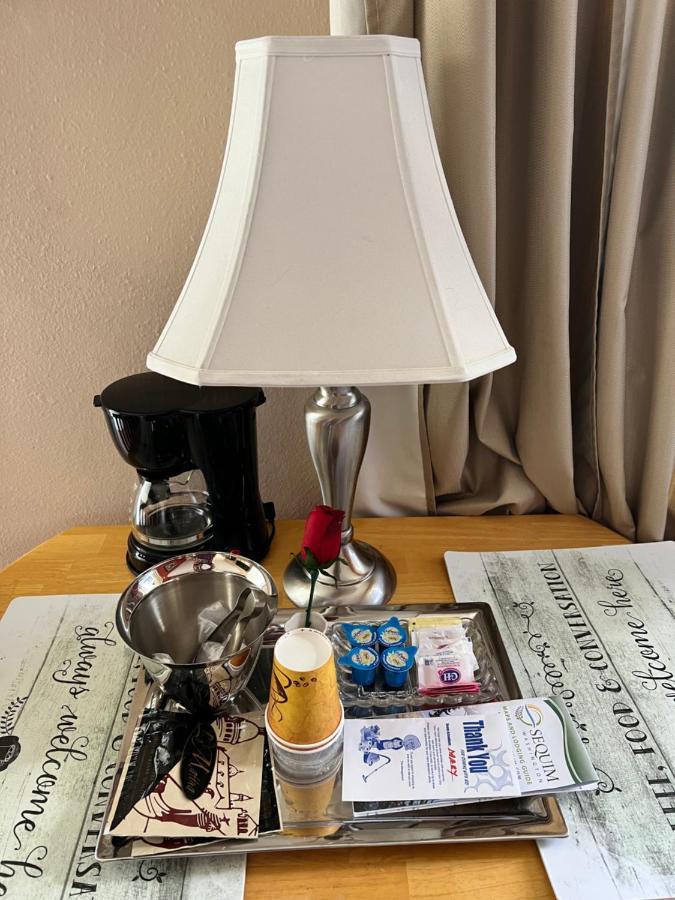 Great House Motel Sequim Bagian luar foto